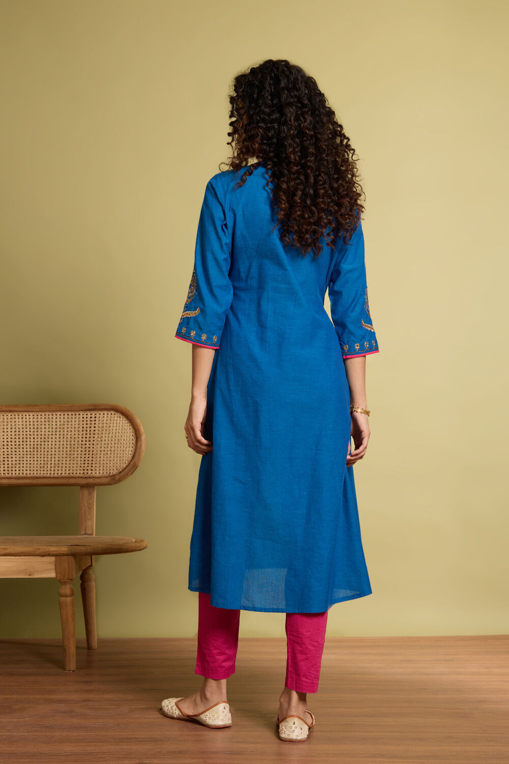 Blue Embroidered Pure Cotton Kurta image number null