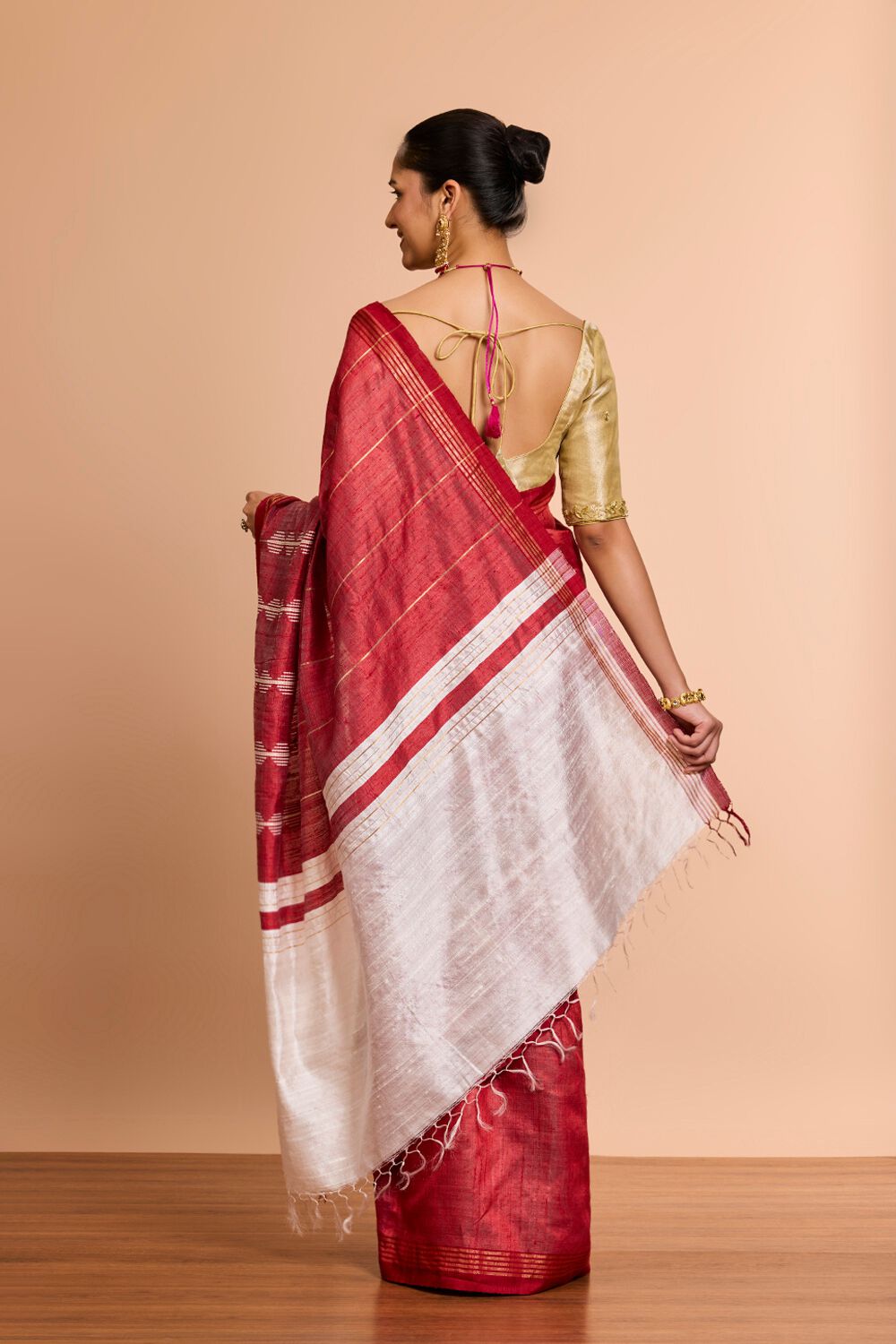 Red Bhagalpur Woven Pure Tussar Silk Saree image number null