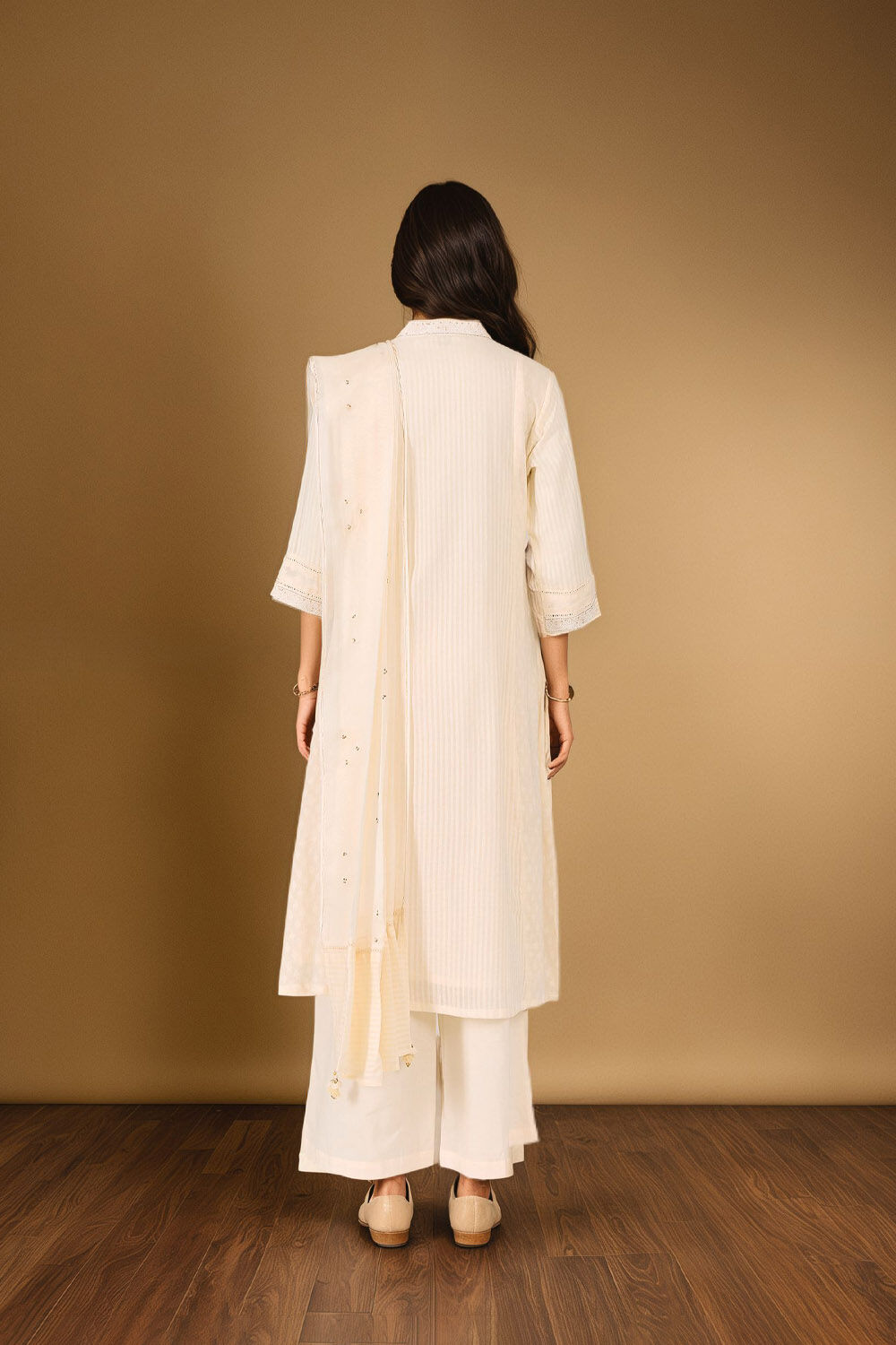 Off White Cotton Viscose Cutwork Kurta Set image number null