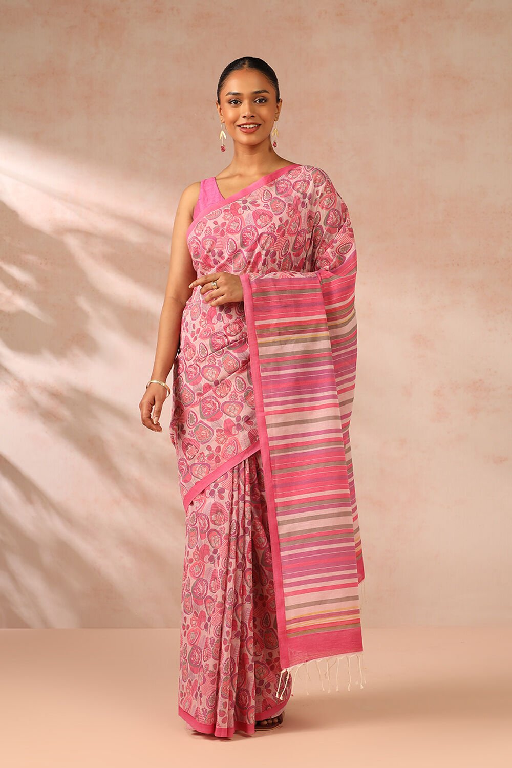 Pink Printed Bengal Pure Cotton Saree image number null
