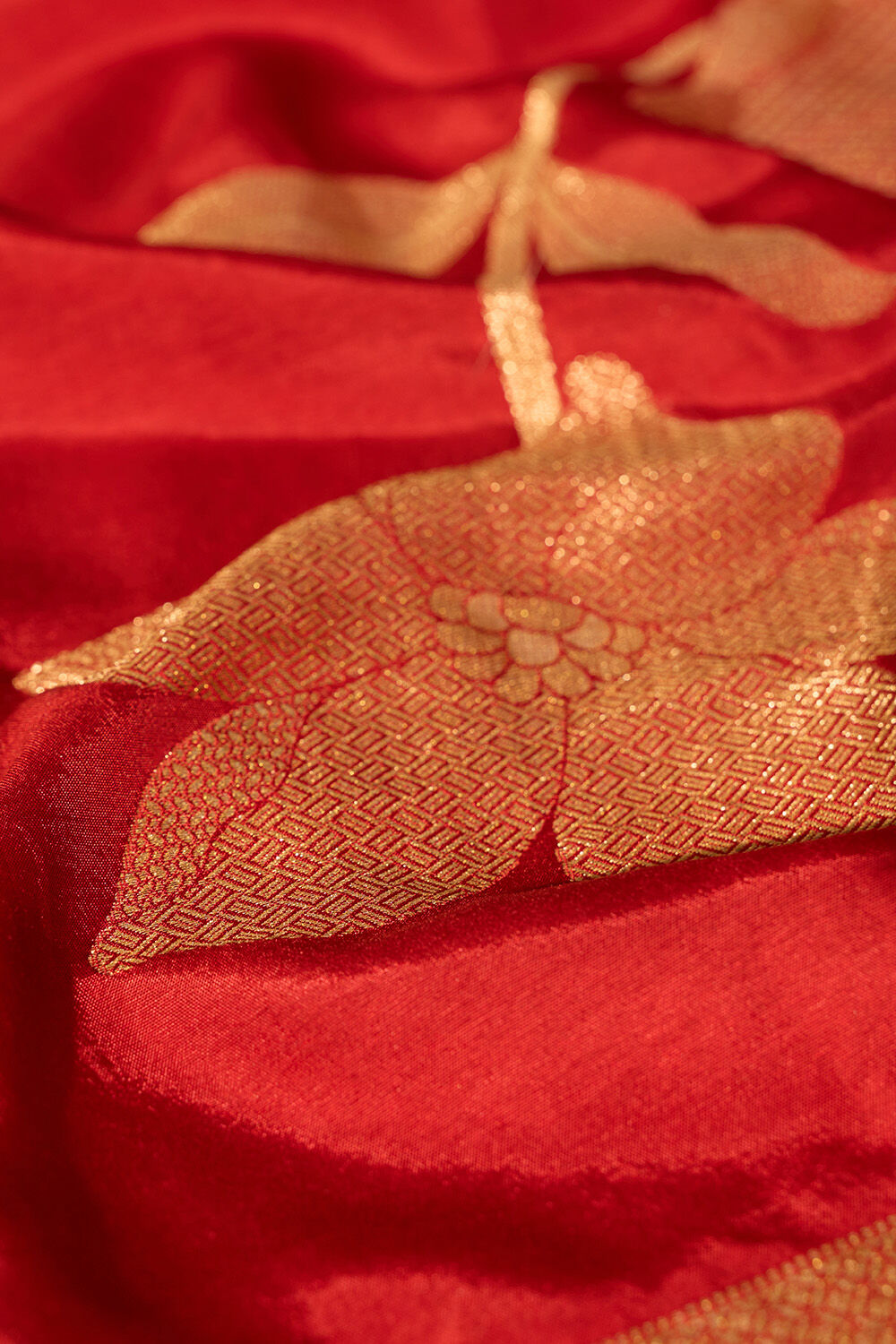 Dark Red Pure Viscose Woven Saree image number null