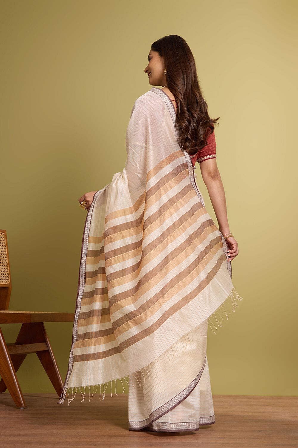 Off White Woven Pure Silk Cotton Maheshwari Saree image number null