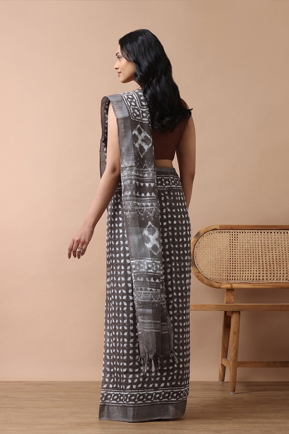 Grey Cotton Viscose Contemporary Block Printed Saree image number null
