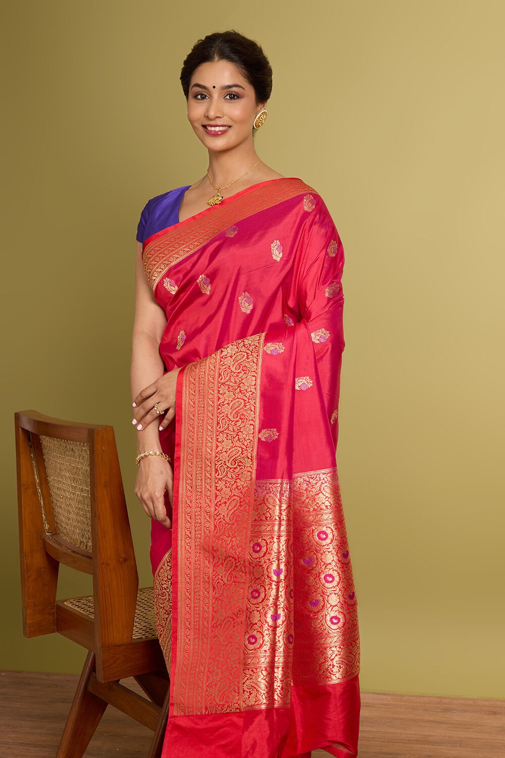 Dark Pink Pure Silk Kadwa Banarasi Saree image number null