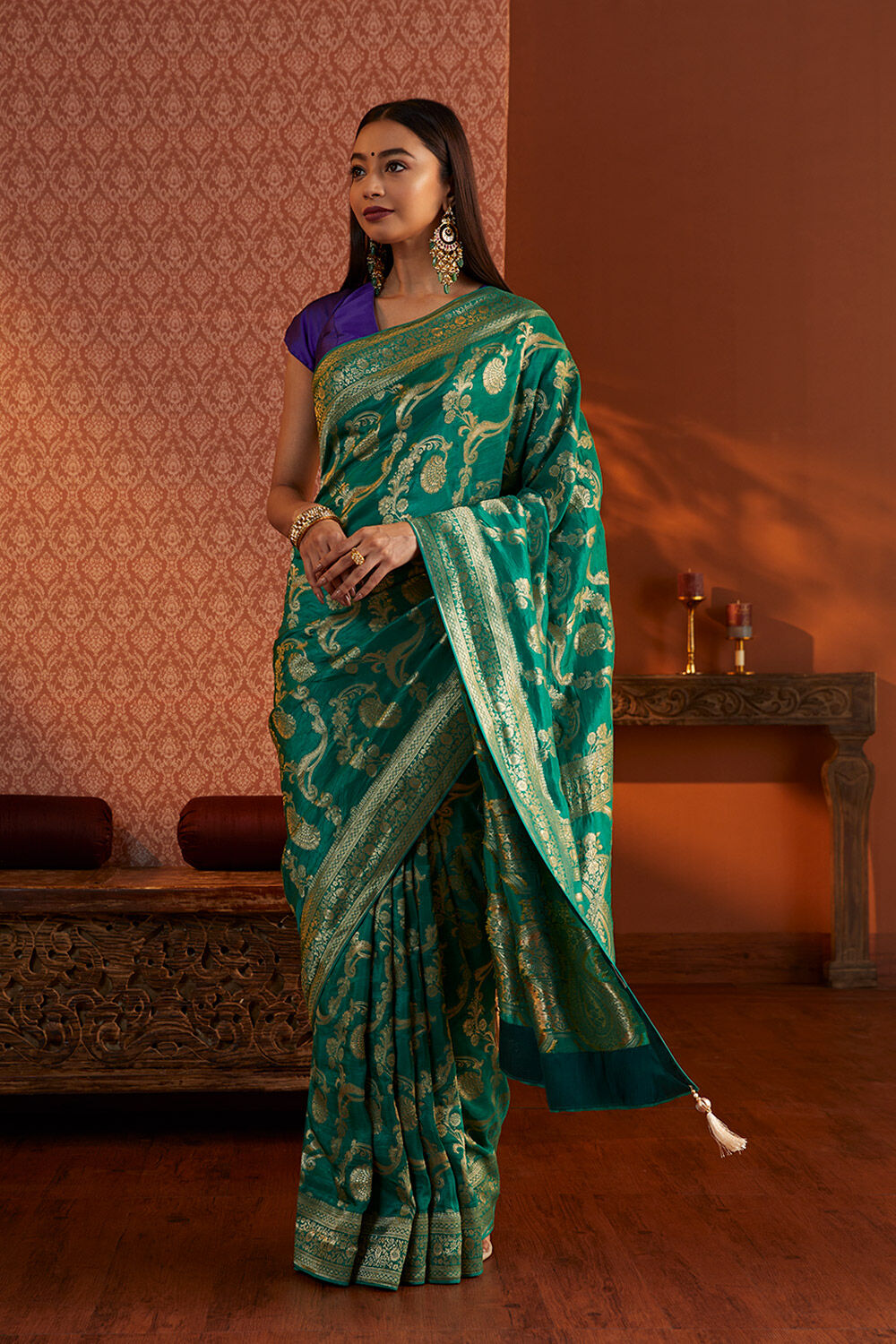 Green Woven Luxe Saree image number null