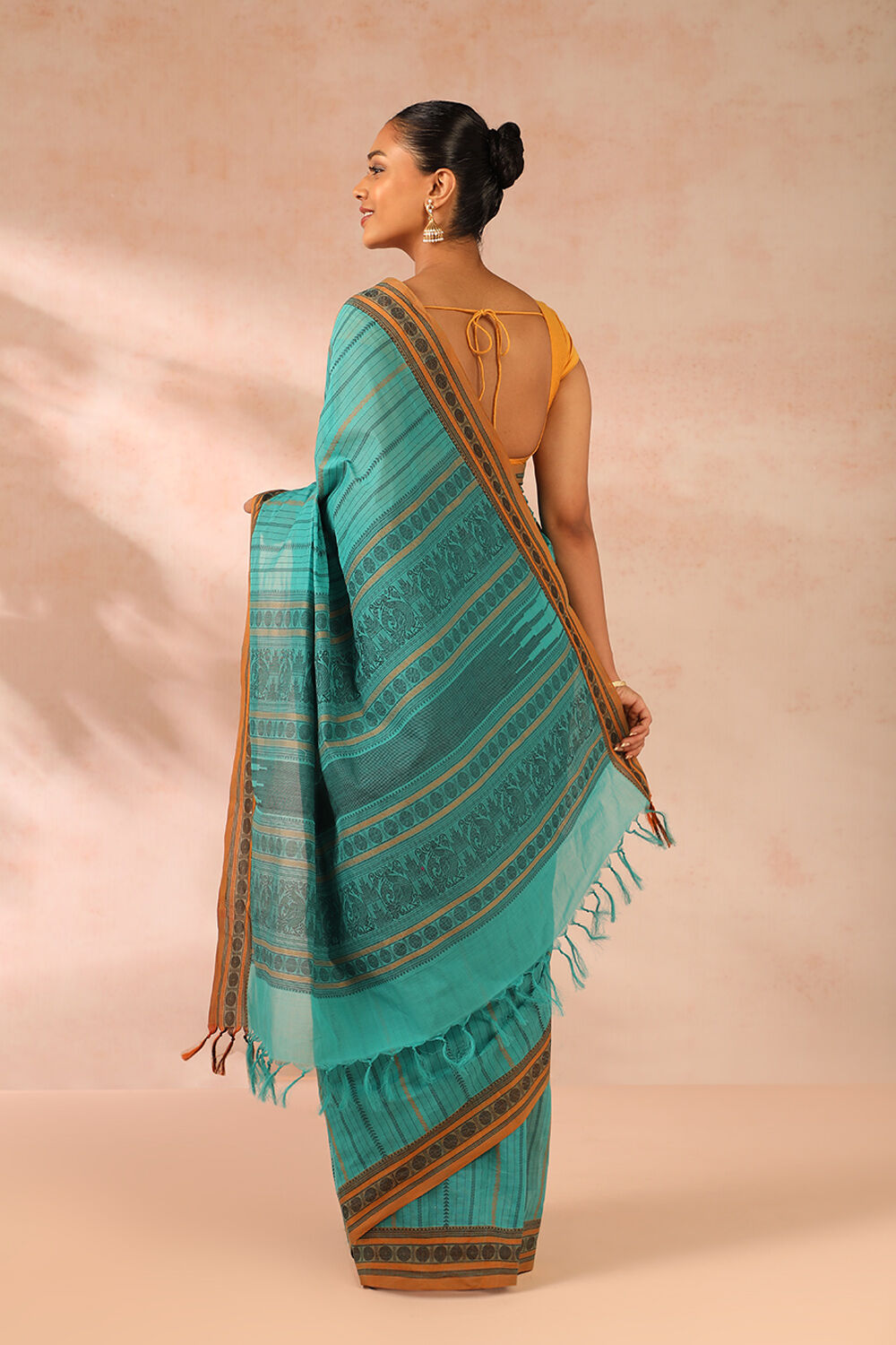 Blue Woven Pure Cotton Saree image number null