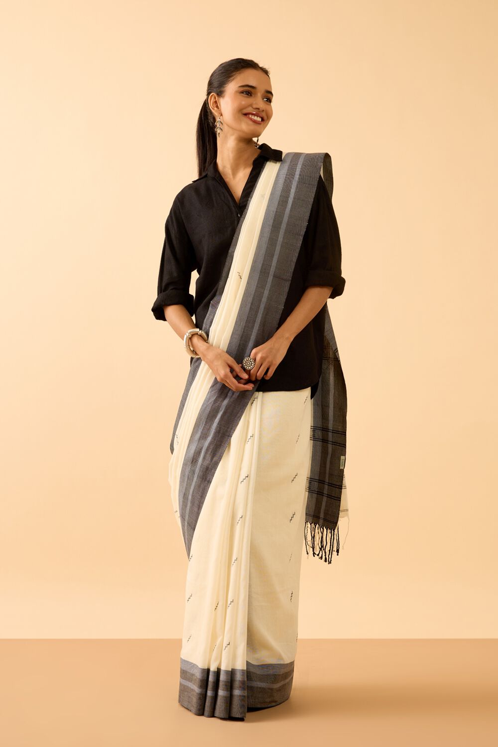 Off White Woven Pure Cotton Bengal Saree image number null
