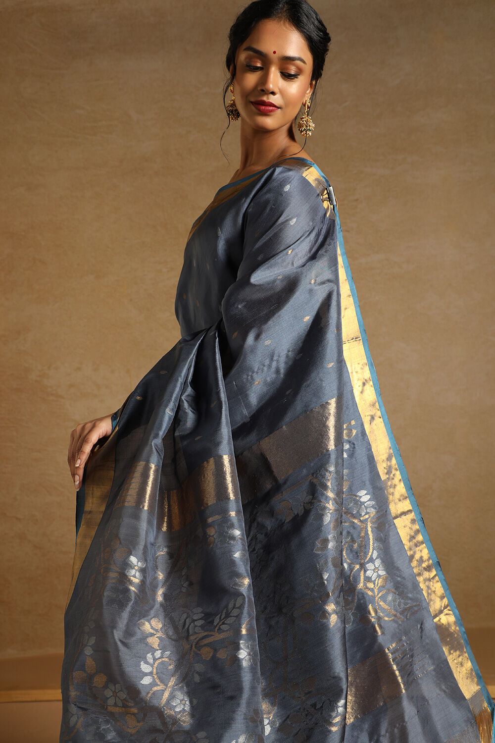 Grey Pure Silk Uppada Jamdani Saree image number null