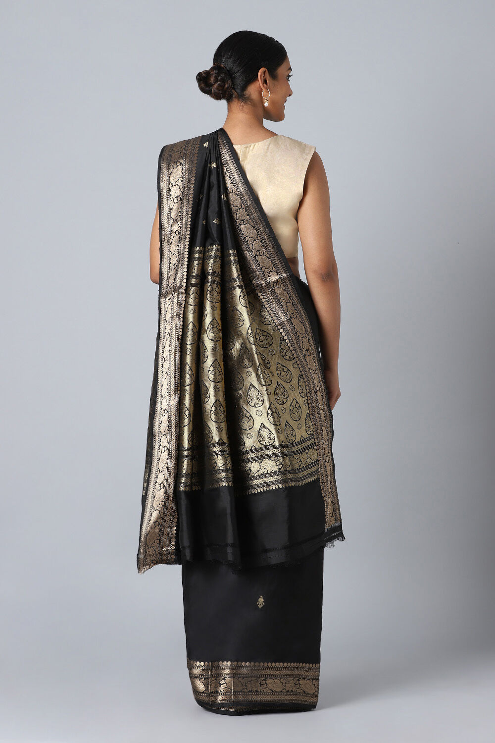 Black Pure Silk Banarasi Saree image number null