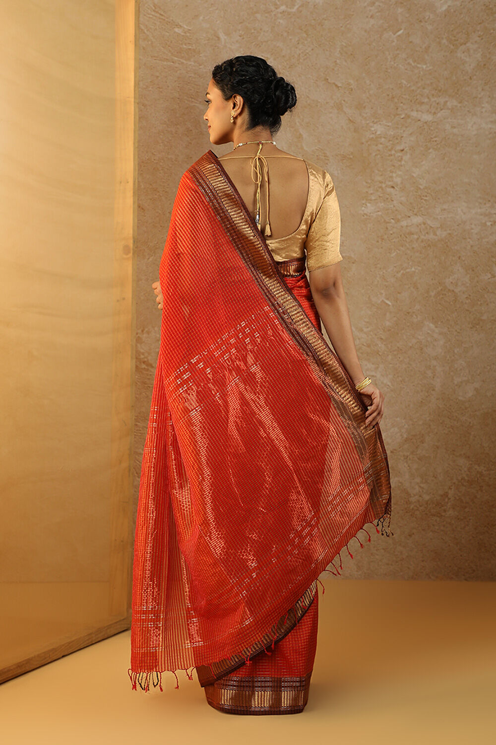 Red Woven Pure Silk Cotton Maheshwari Saree image number null