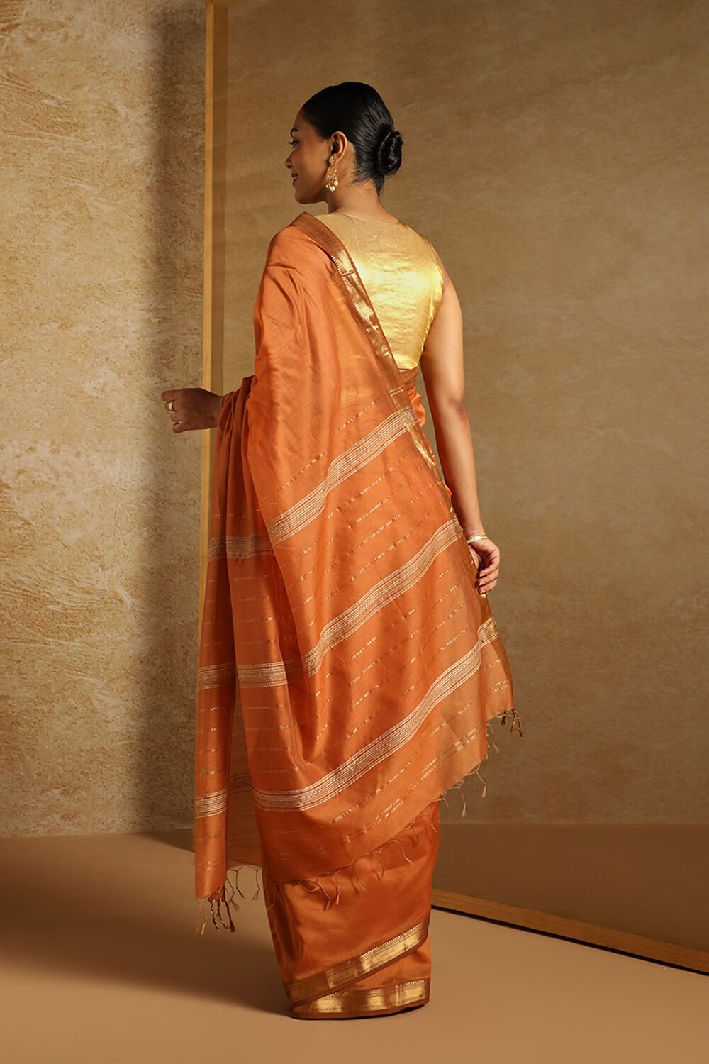Brown Pure Silk Cotton Woven Maheshwari Saree image number null