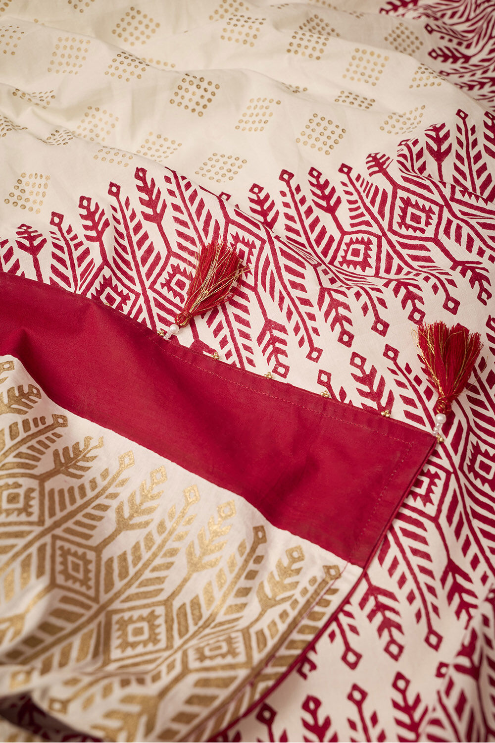 Off White Pure Cotton Printed Embroidery Saree image number null