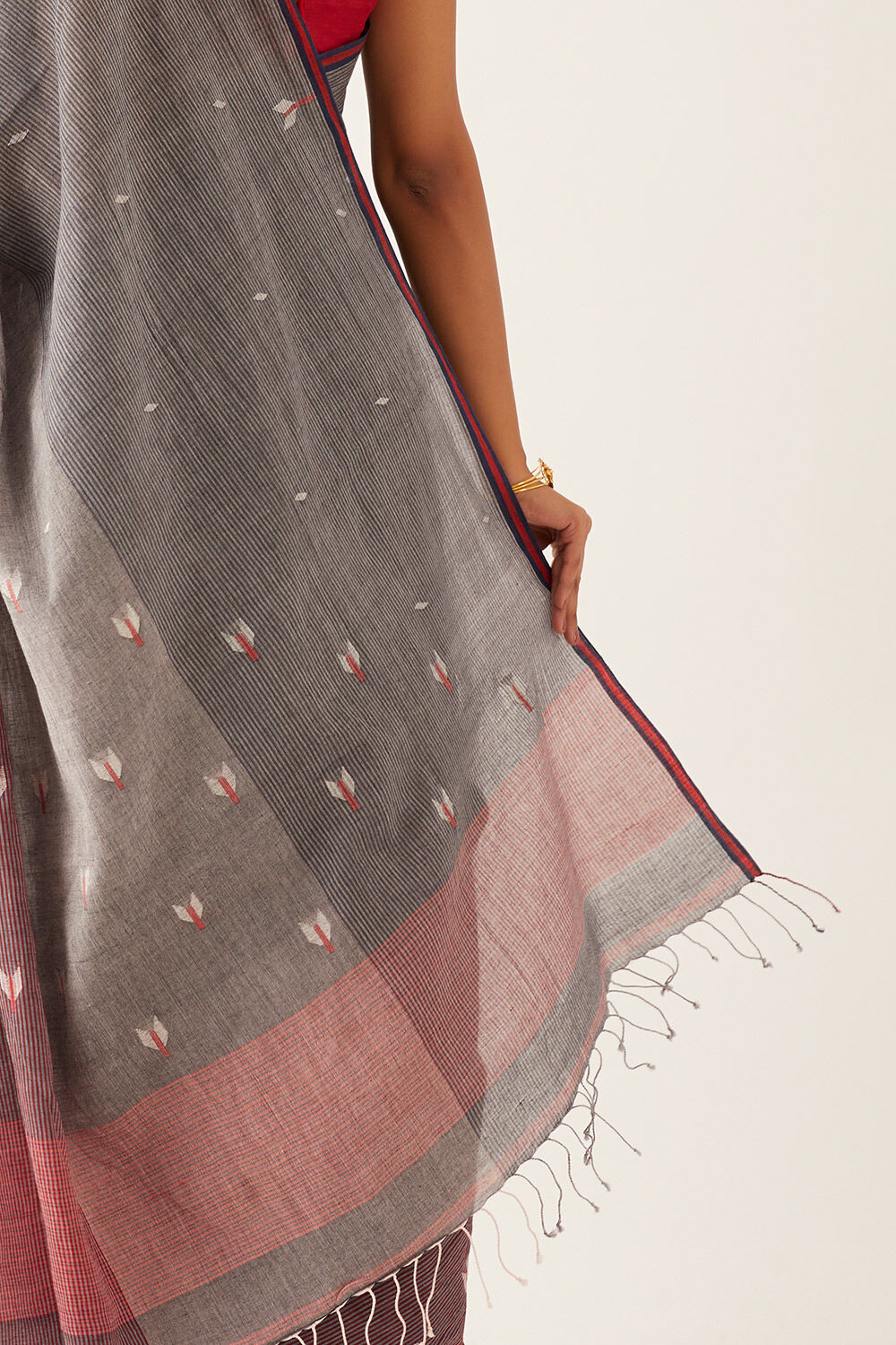 Grey Pure Cotton Jamdani Bengali Saree image number null