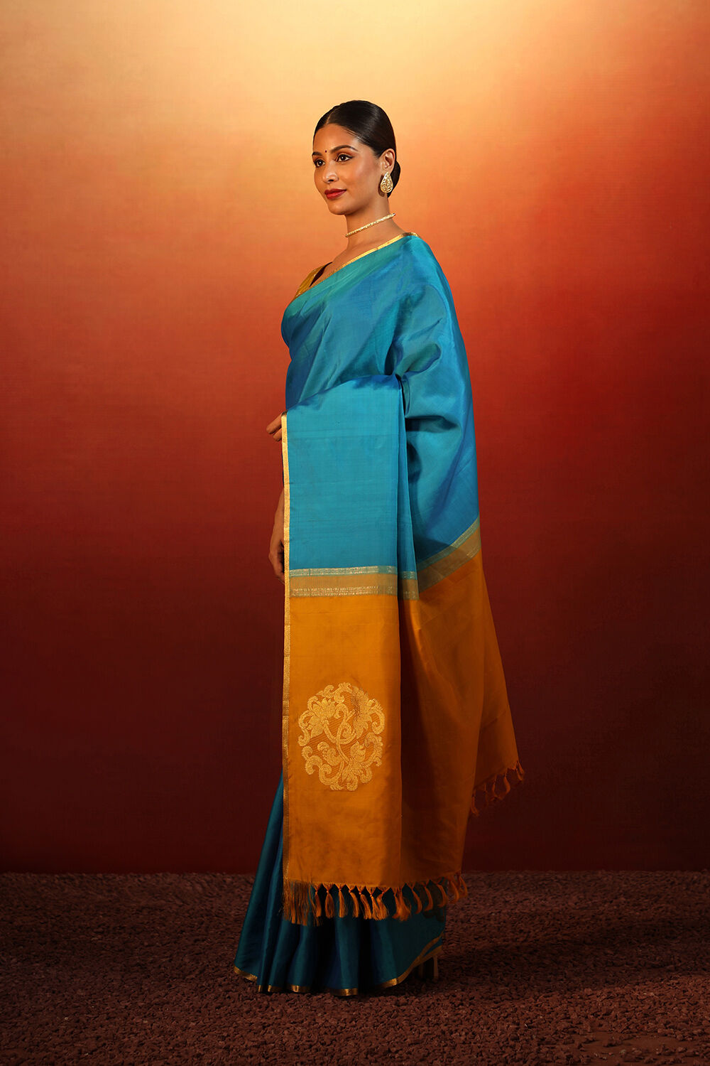 Blue Woven Pure Silk Kanjivaram Saree image number null