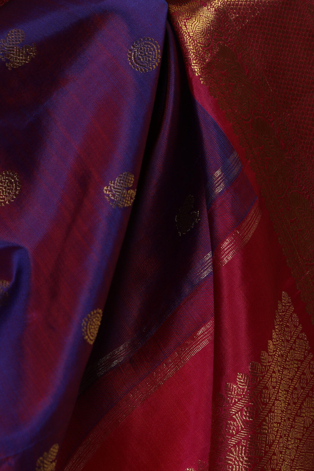 Violet Pure Silk Woven Kanjivaram Saree image number null