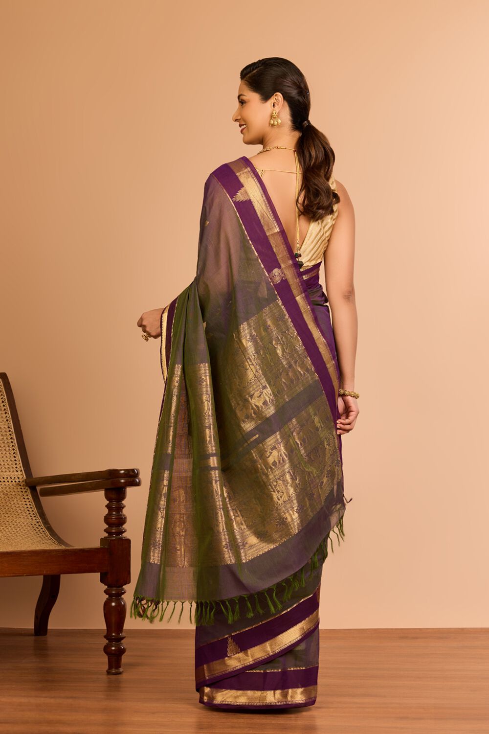 Violet Cotton Woven Saree image number null