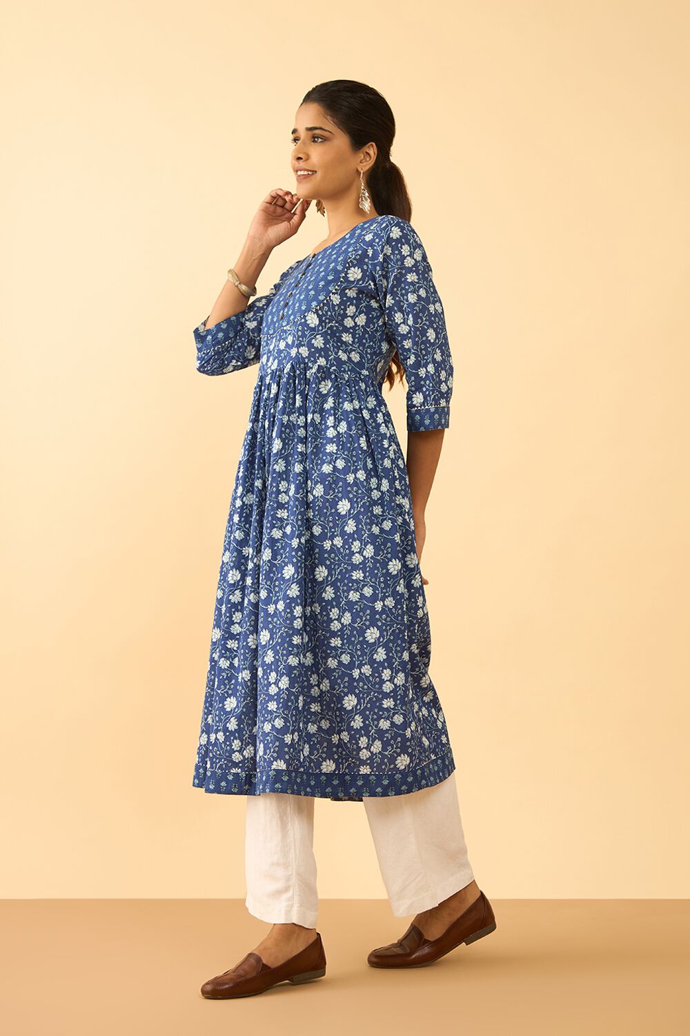 Blue Screen Printed Pure Cotton Kurta image number null