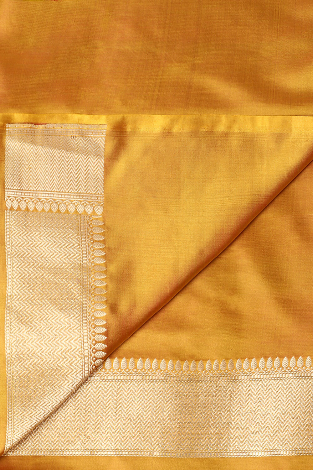 Yellow Pure Silk Banarasi Tanchoi Saree image number null