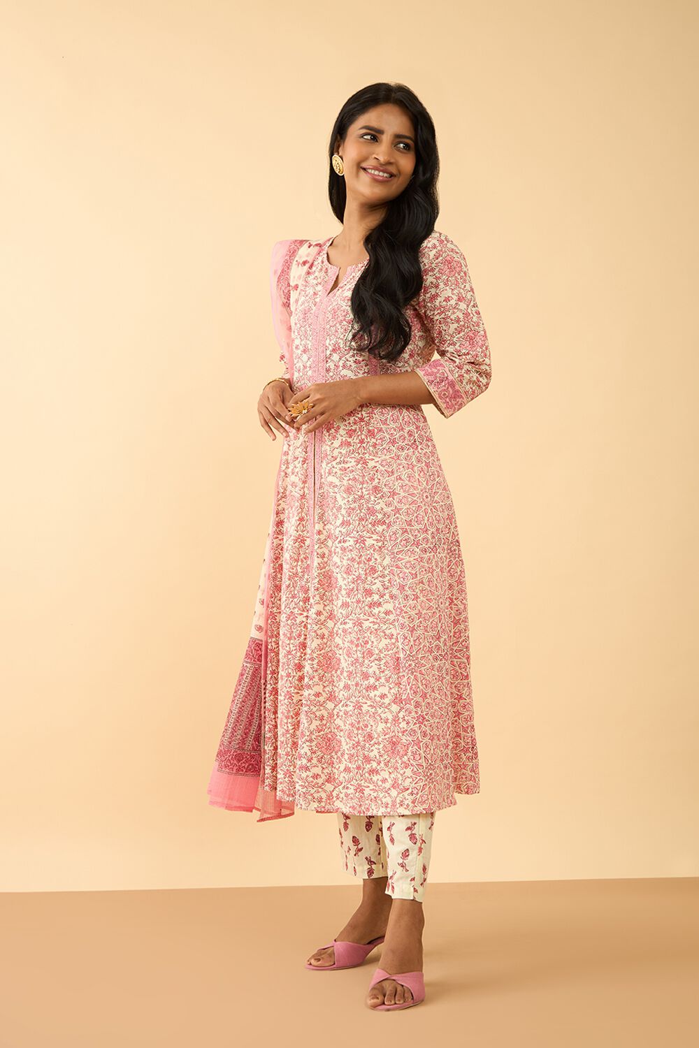 Pink Screen Printed Pure Cotton Kurta Set image number null