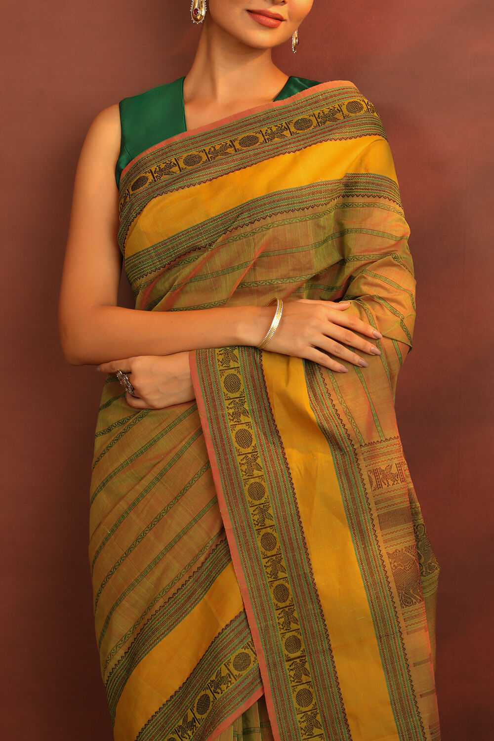 Green South Pure Cotton Woven Saree image number null