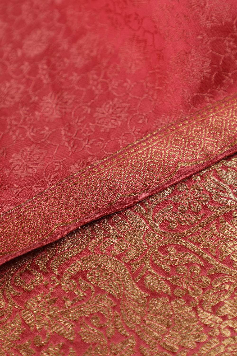 Pink Contemporary Viscose Luxe Woven Saree image number null