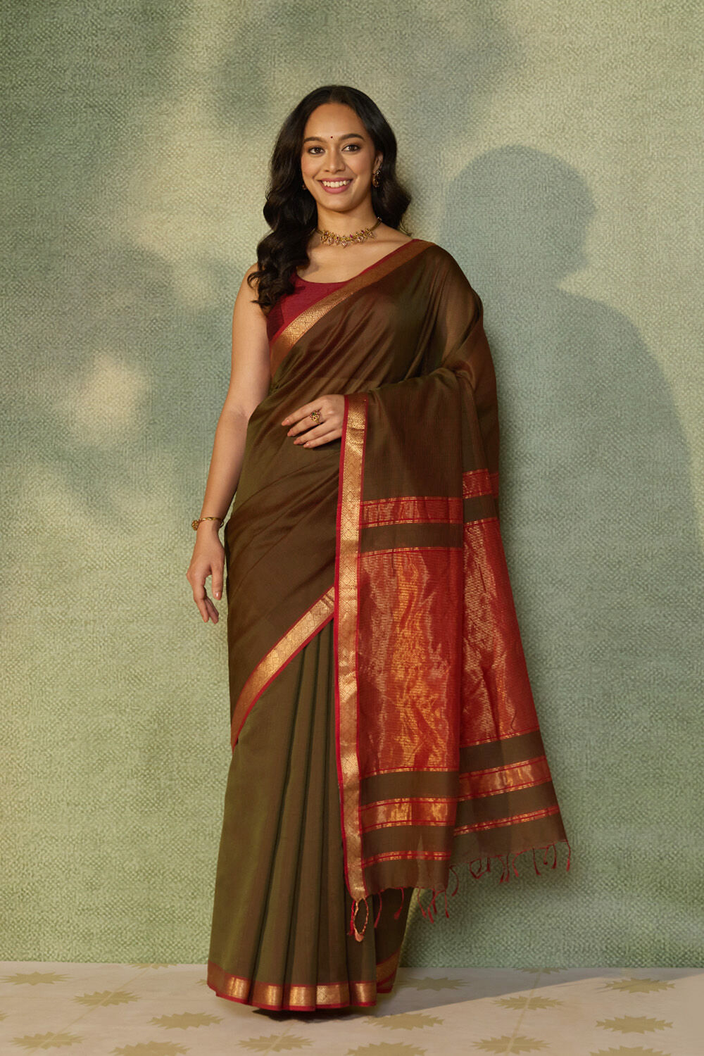 Dark Green Woven Pure Silk Cotton Maheshwari Saree image number null
