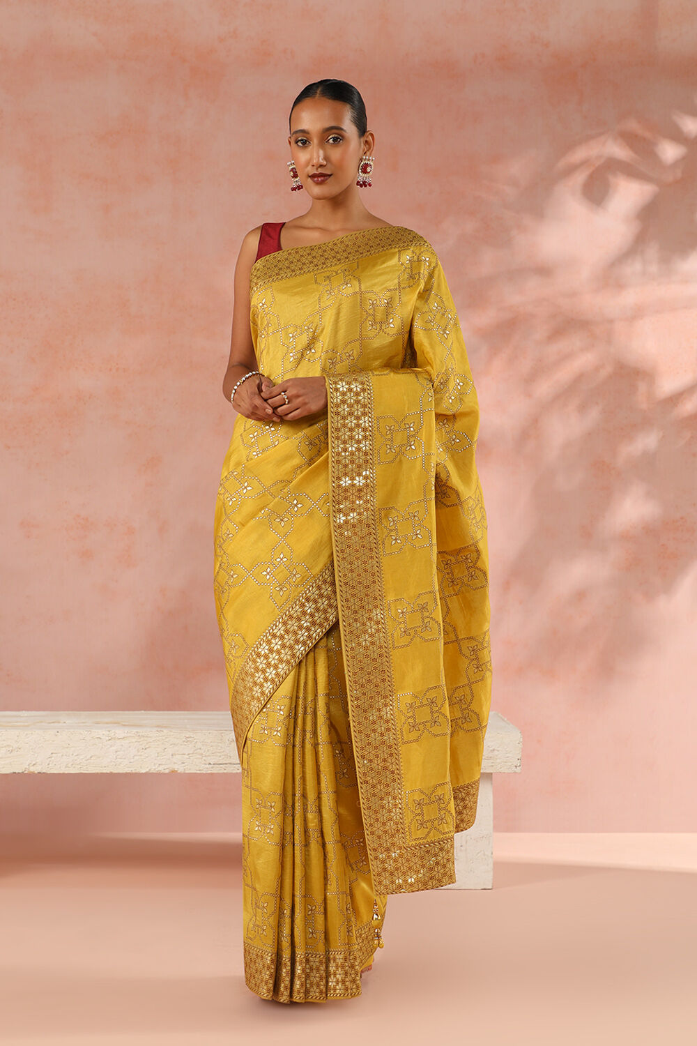Yellow Contemporary Viscose Luxe Woven Saree image number null