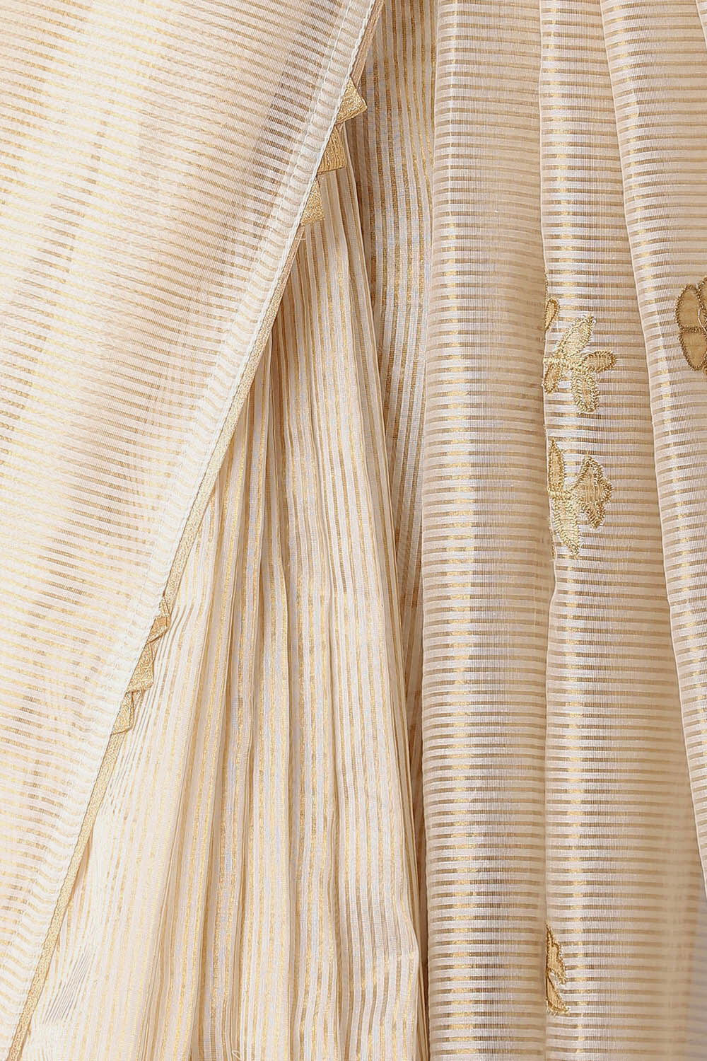 White Pure Silk Cotton Embroidered Saree image number null