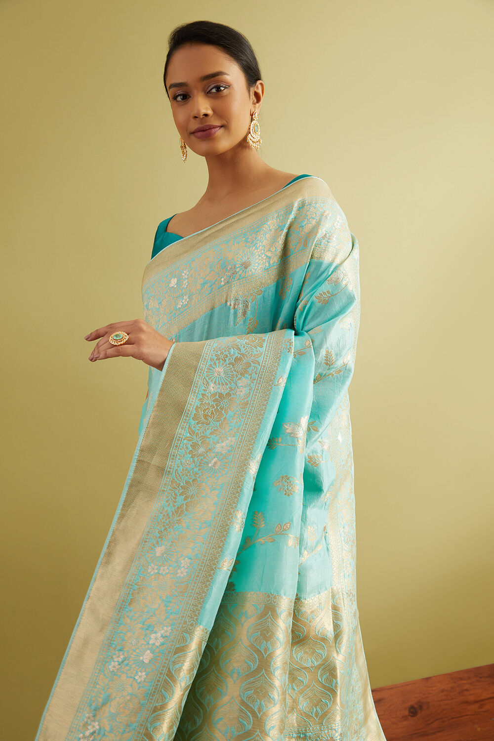 Blue Woven Viscose Luxe Saree image number null