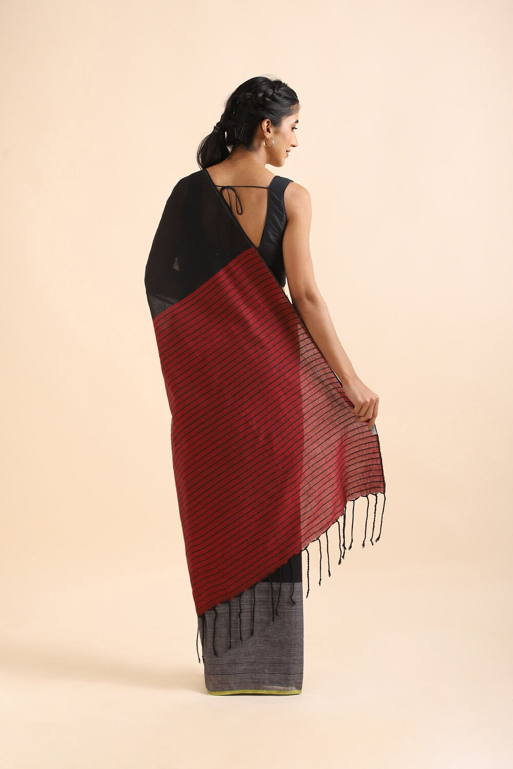 Black Pure Cotton Bengal Saree image number null