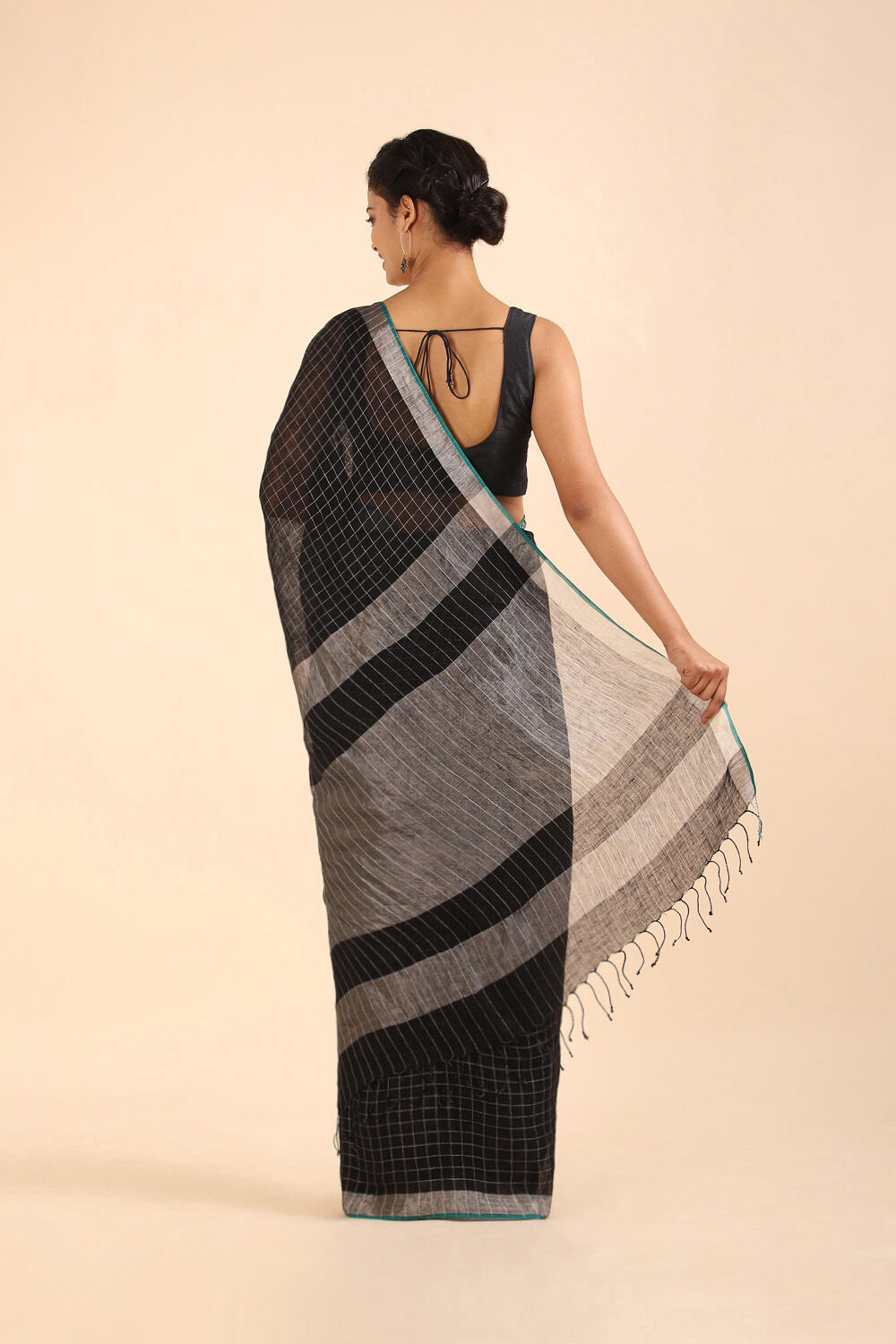 Black Pure Linen Bengal Saree image number null