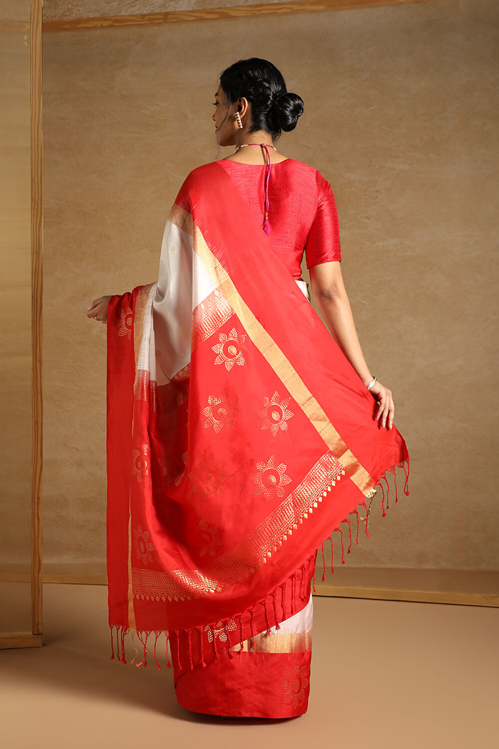 Off White Pure Soft Silk Saree image number null