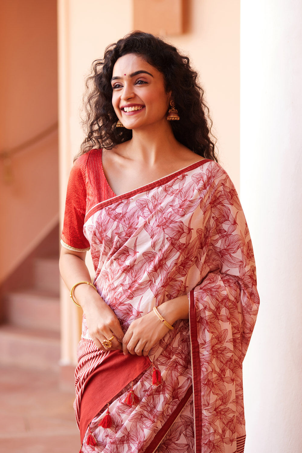 Off White Screen Printed Pure Cotton Saree image number null