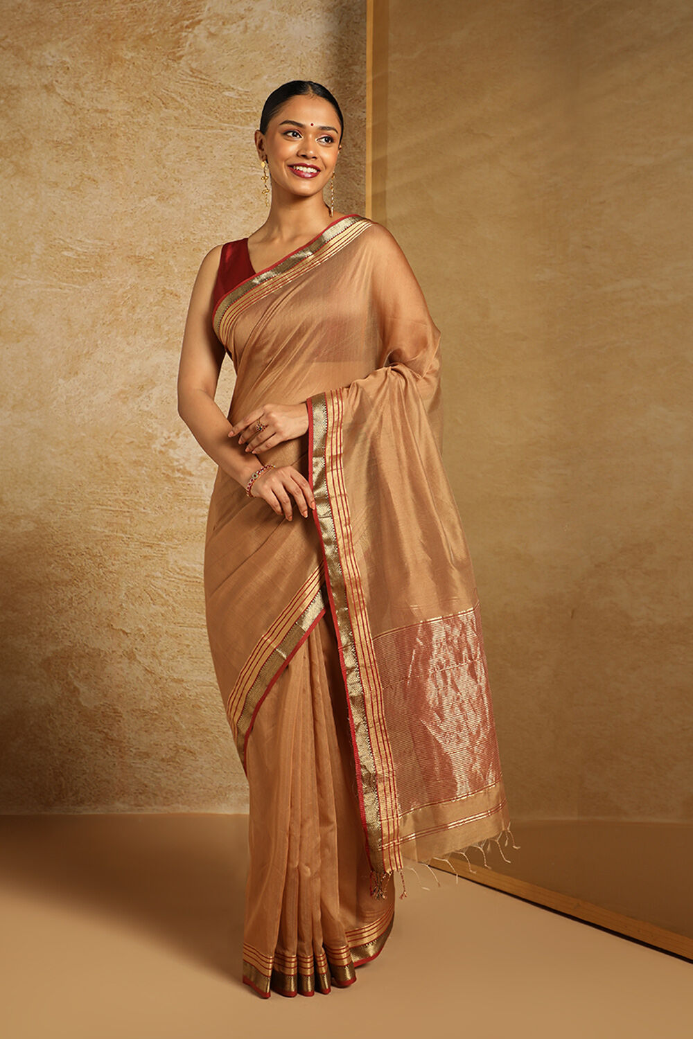 Brown Woven Pure Silk Cotton Maheswari Saree image number null