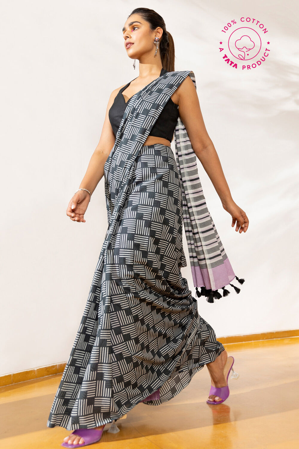 Black Pure Cotton Printed Saree image number null