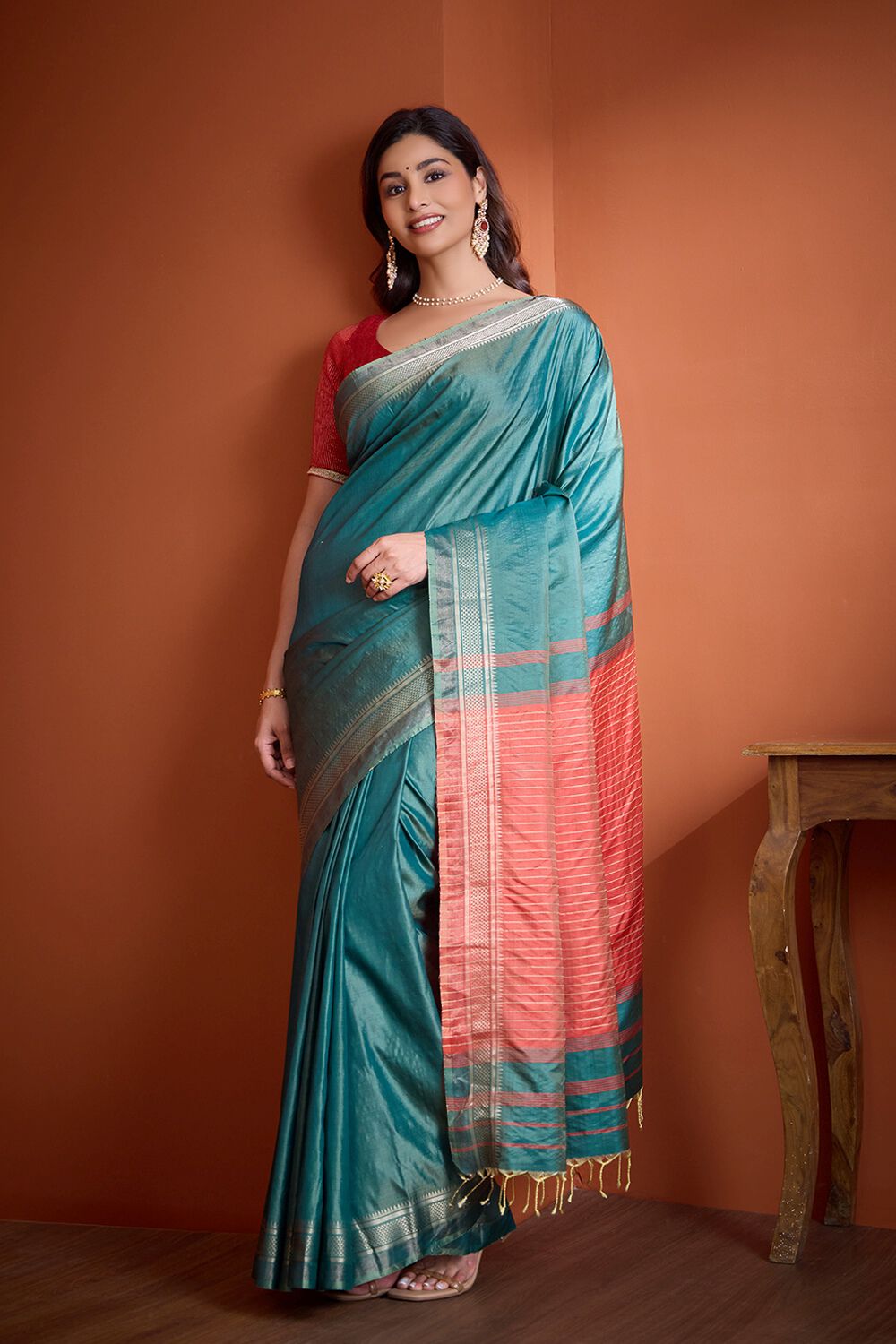 Dark Green Pure Silk Bishnupur Woven Saree image number null