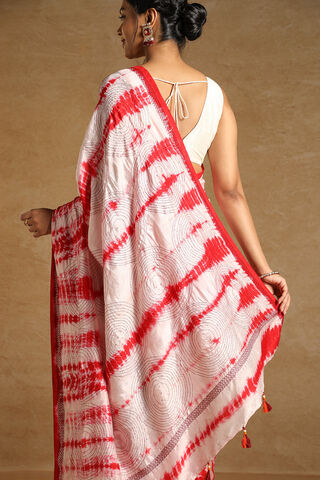 Off-White Bengali Pure Silk Kantha Embroidery Saree thumbnail image number null
