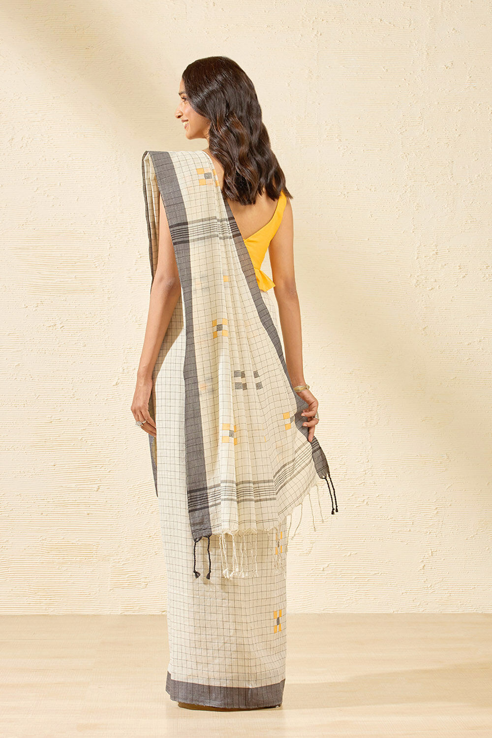 Off White Bengal Pure Cotton Jamdani Saree image number null