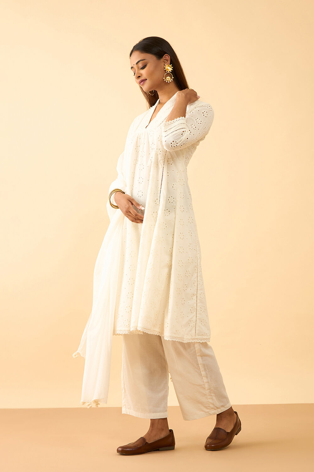 Off White Pure Cotton Embroidered Kurta Set image number null