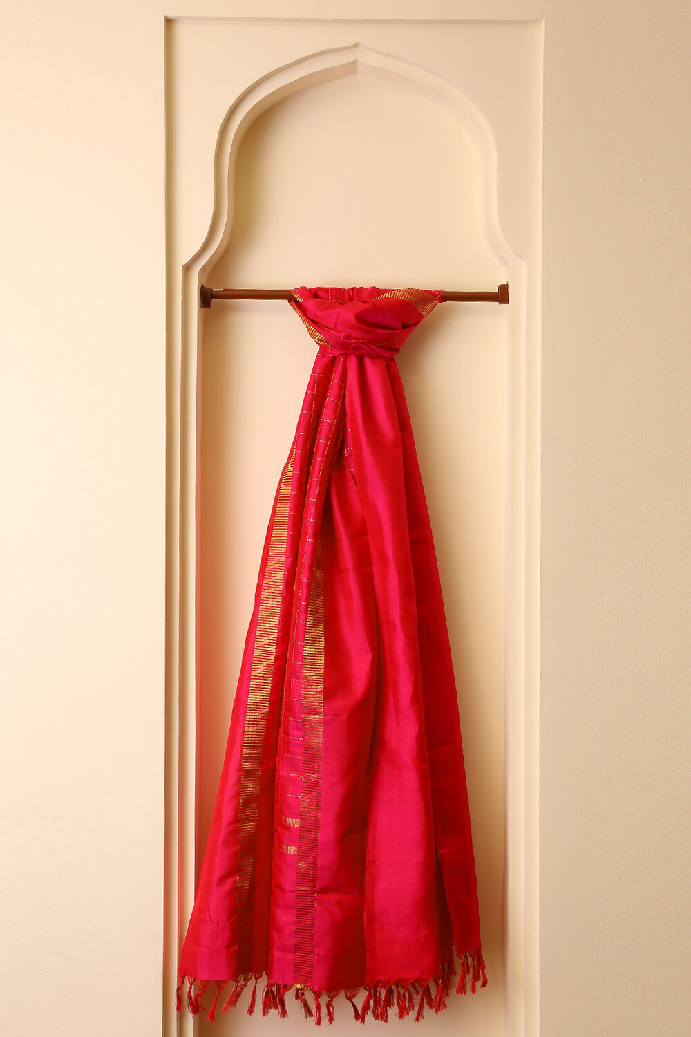 Fuchsia Pink Pure Silk Kanjeevaram Dupatta image number null