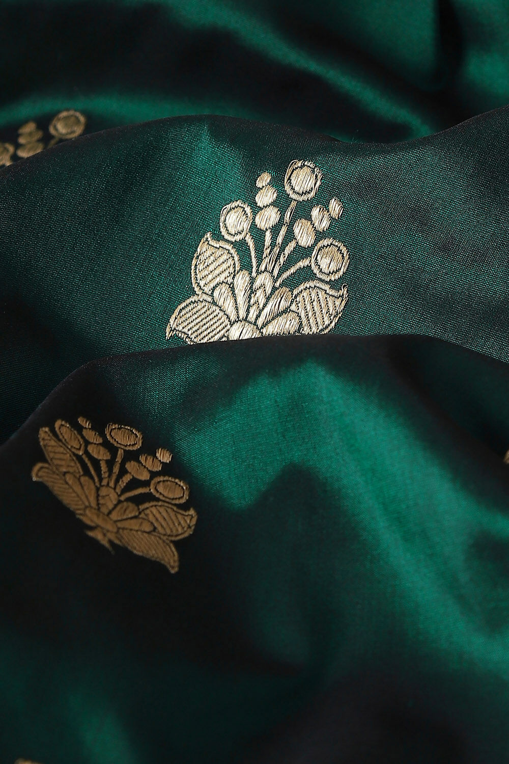Dark Green Pure Silk Banarasi Saree image number null