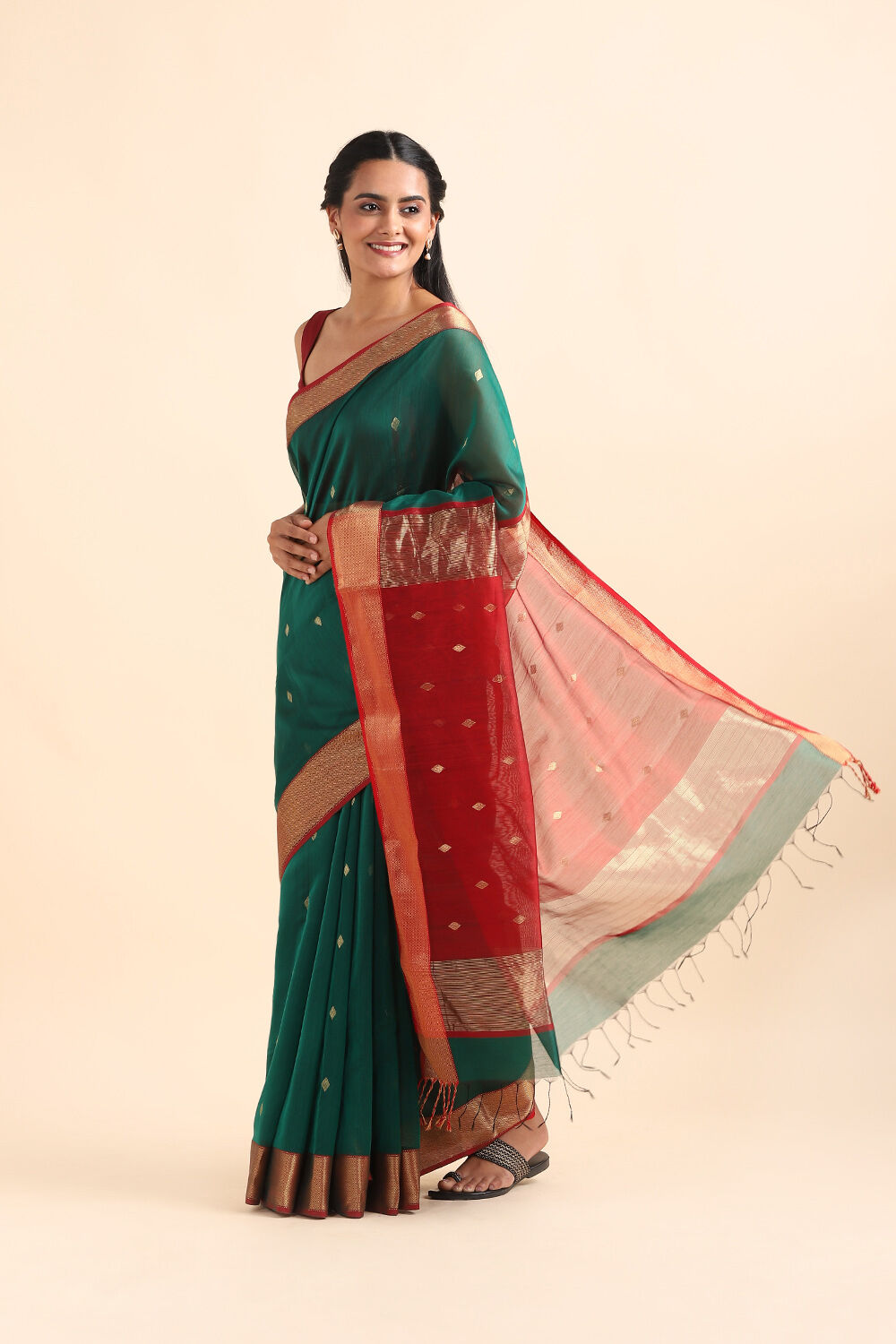 Dark Green Pure Silk Cotton Maheswari Saree image number null
