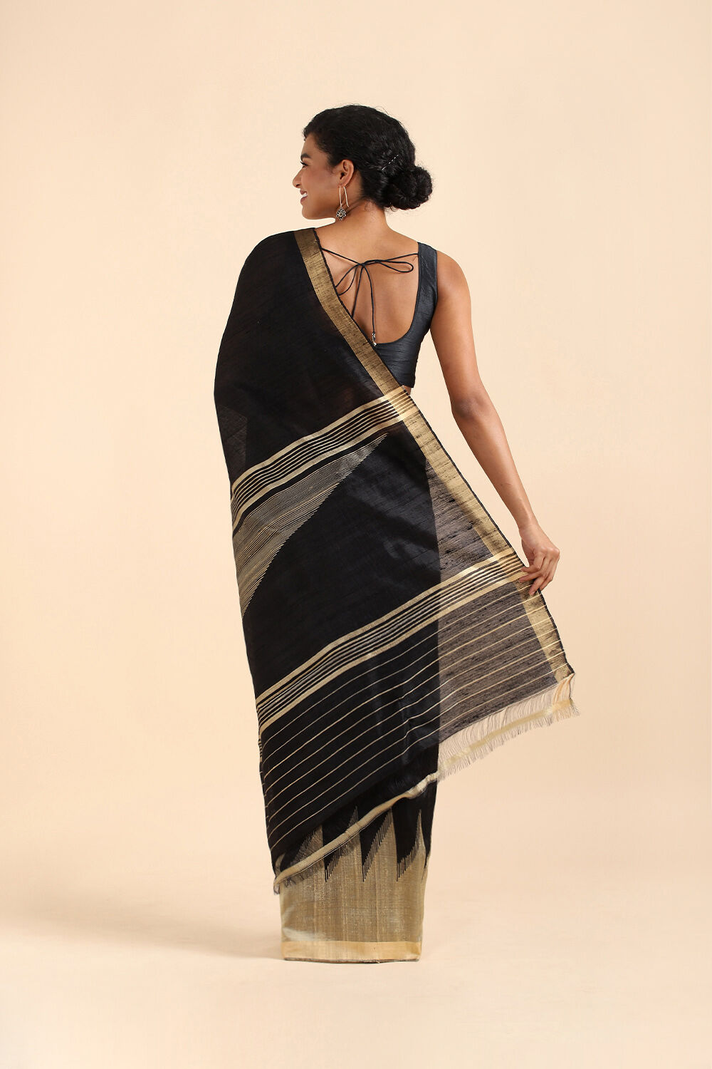 Black Pure Silk Woven Saree image number null