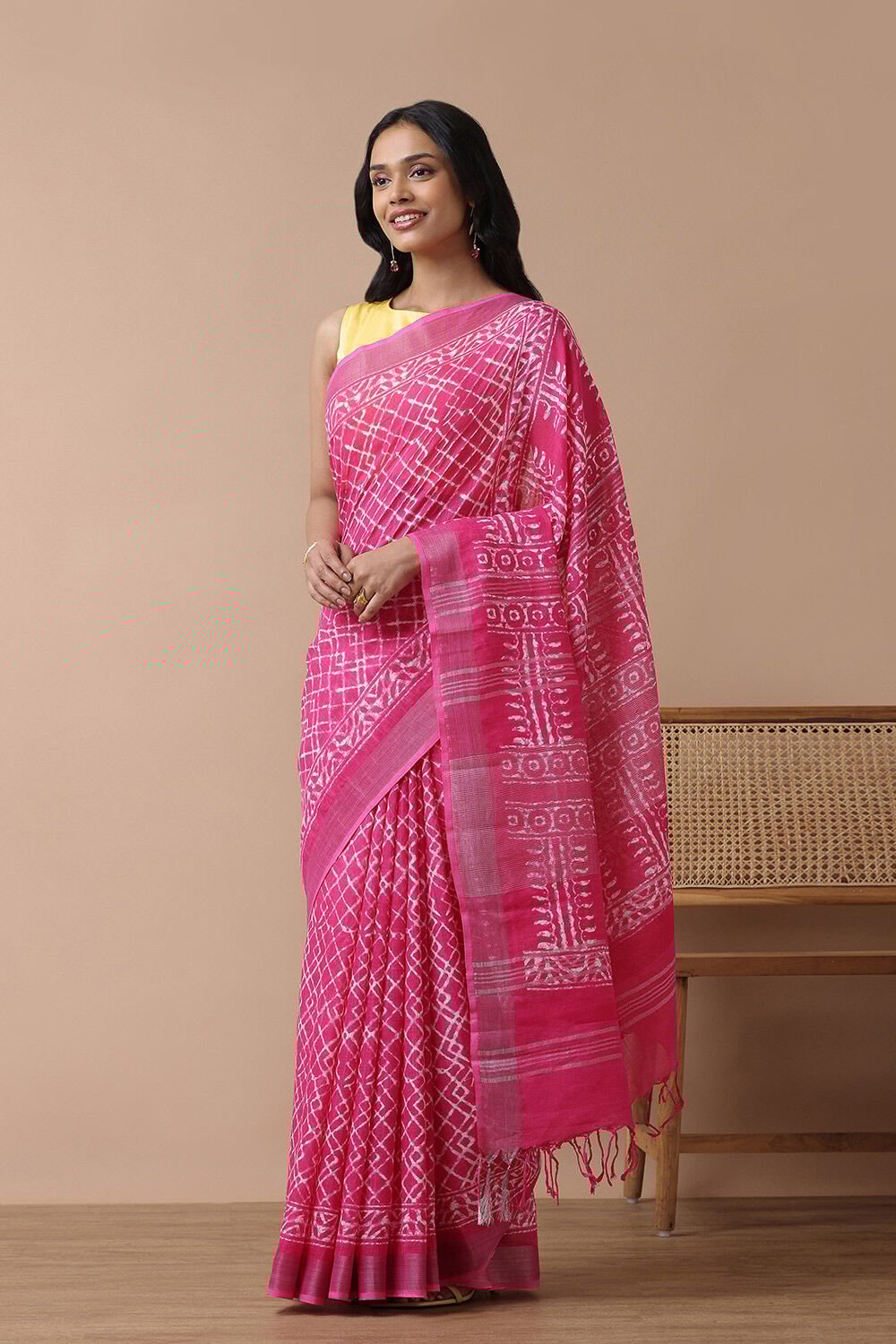 Pink Cotton Viscose Contemporary Block Printed Saree image number null