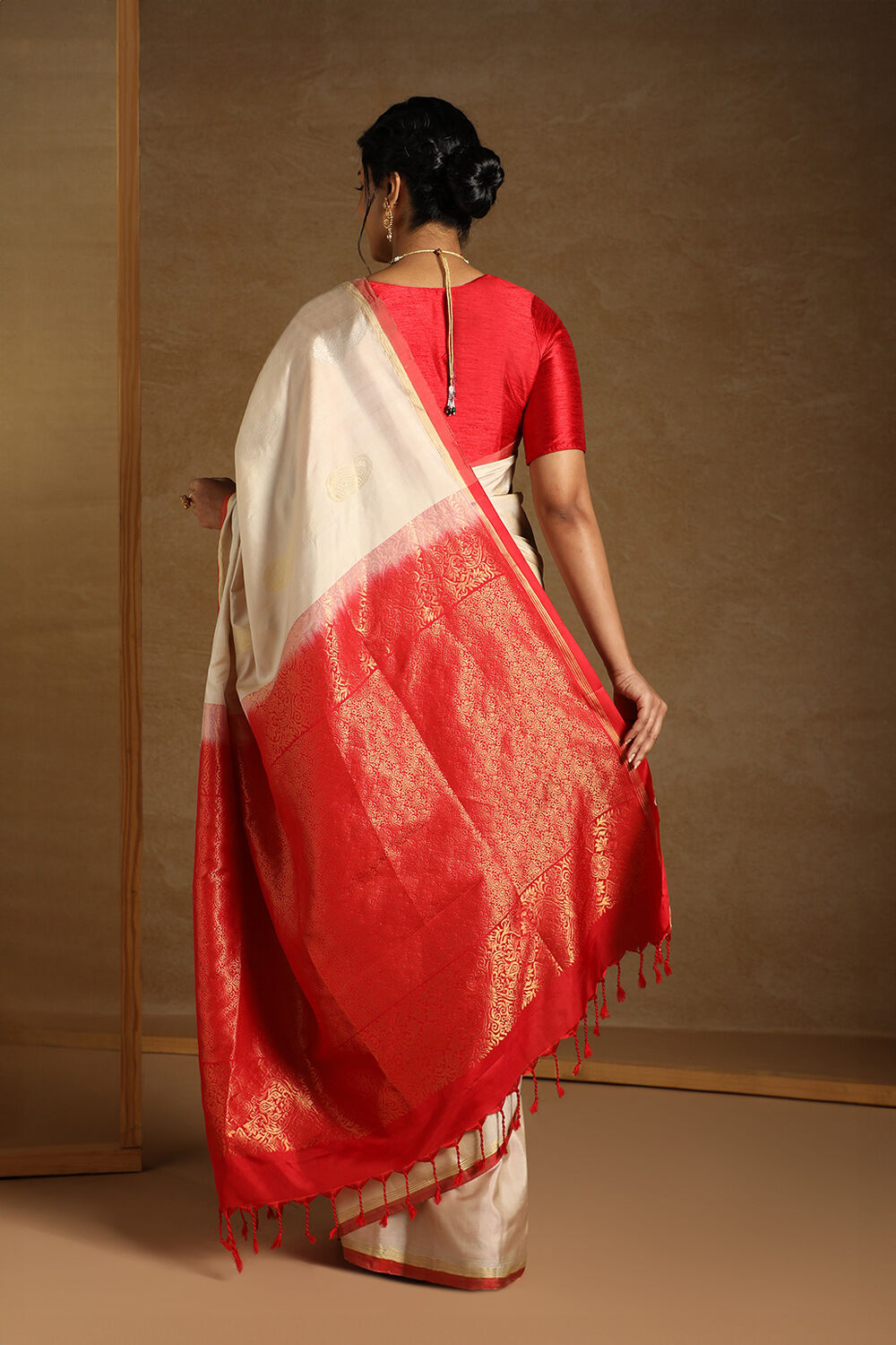 Off White Pure Soft Silk Saree image number null