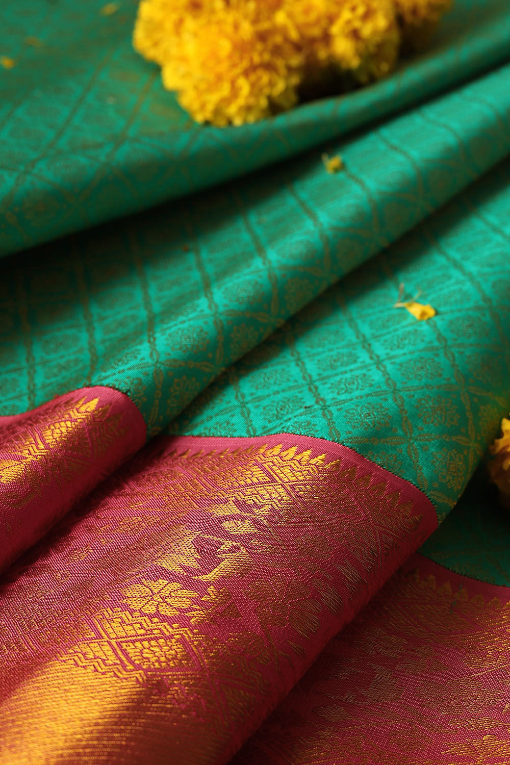 Green Pure Silk Kanjivaram Saree image number null