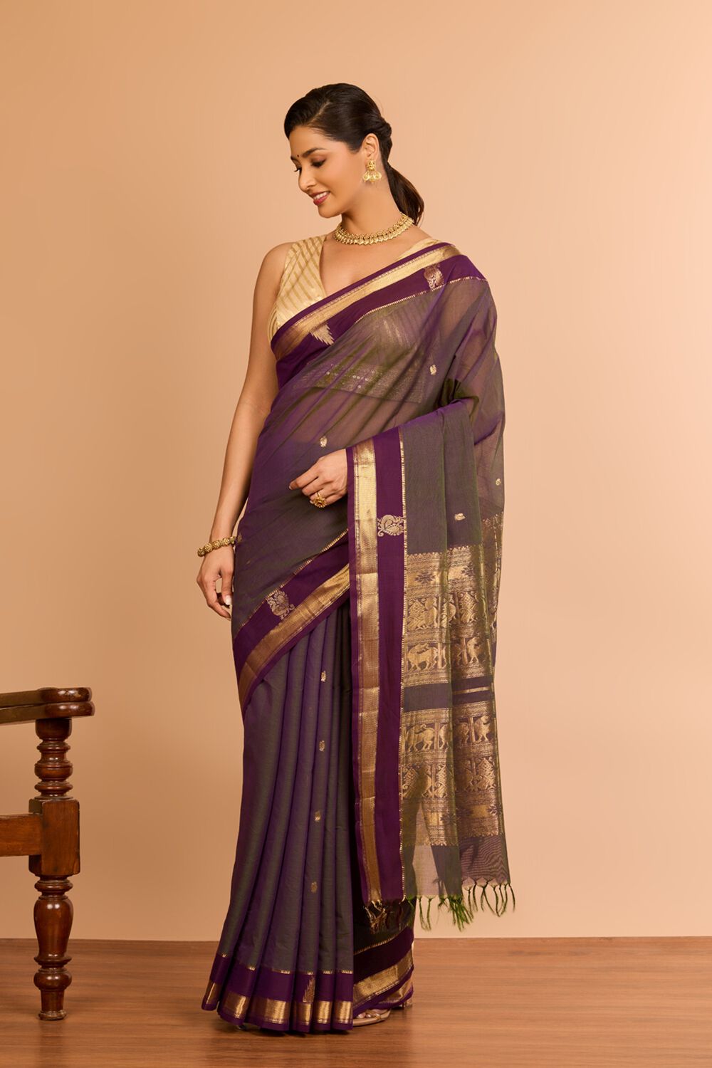 Violet Cotton Woven Saree image number null