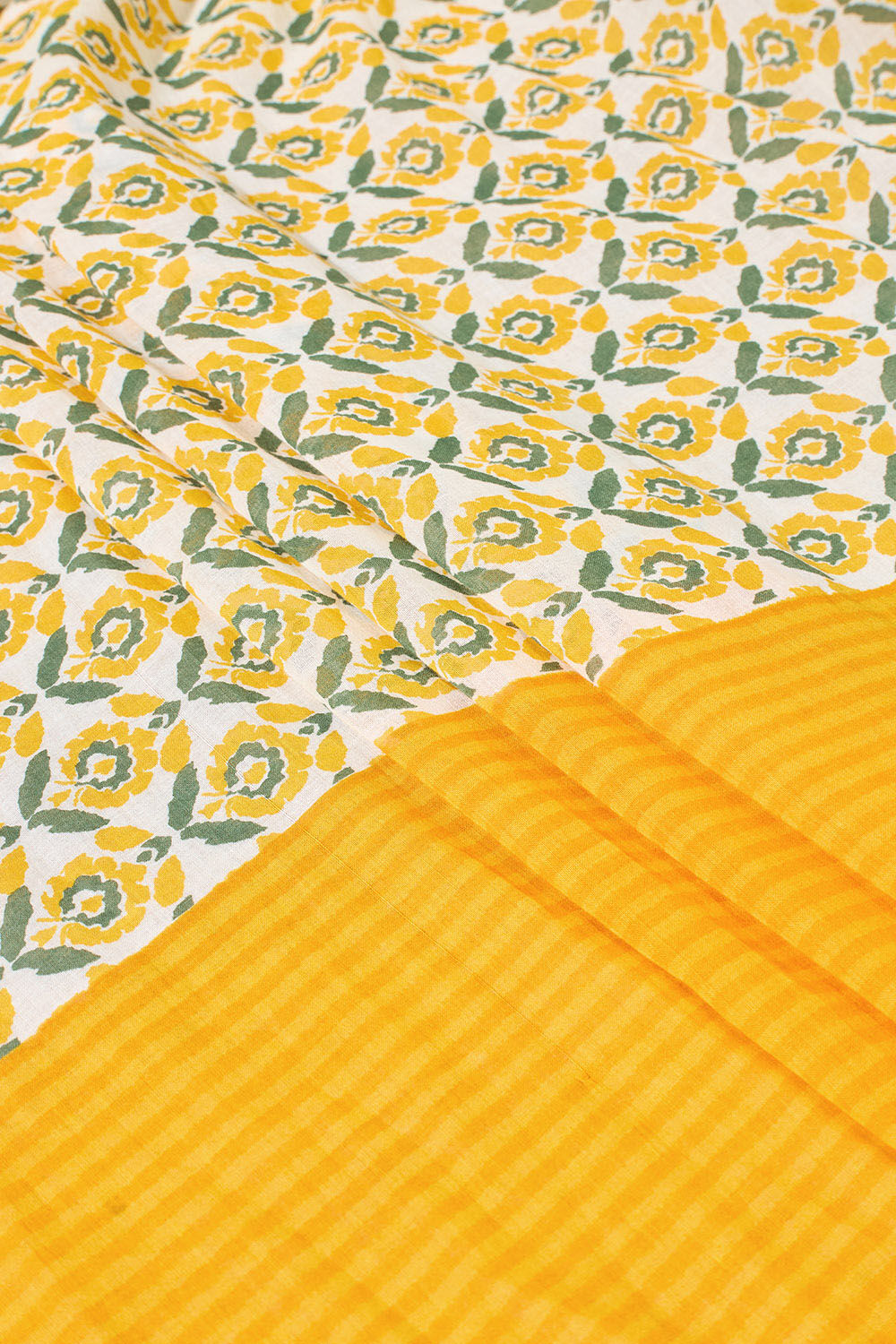 Yellow Screen Printed Bengal Pure Mulmul Cotton Saree image number null