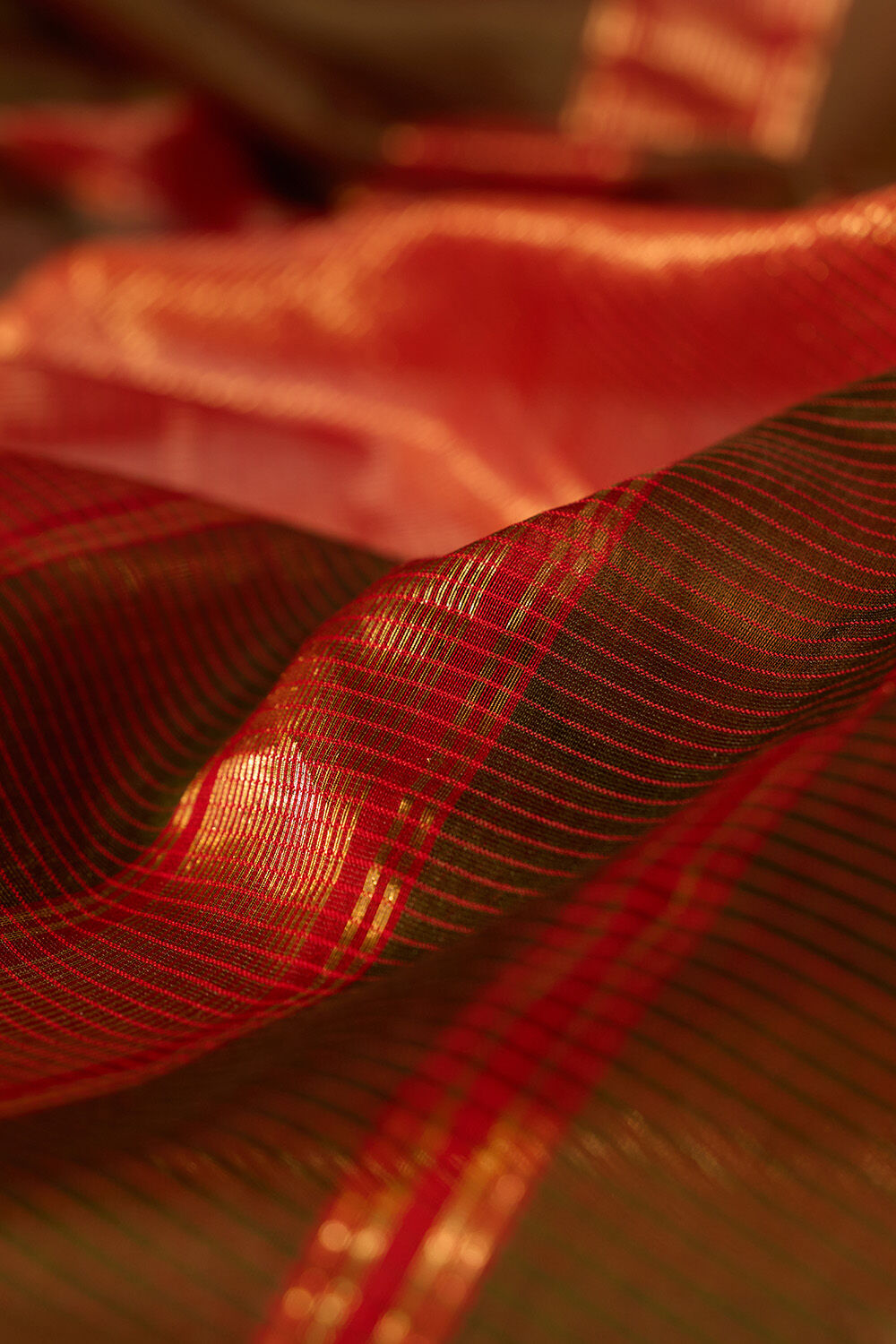 Dark Green Woven Pure Silk Cotton Maheshwari Saree image number null