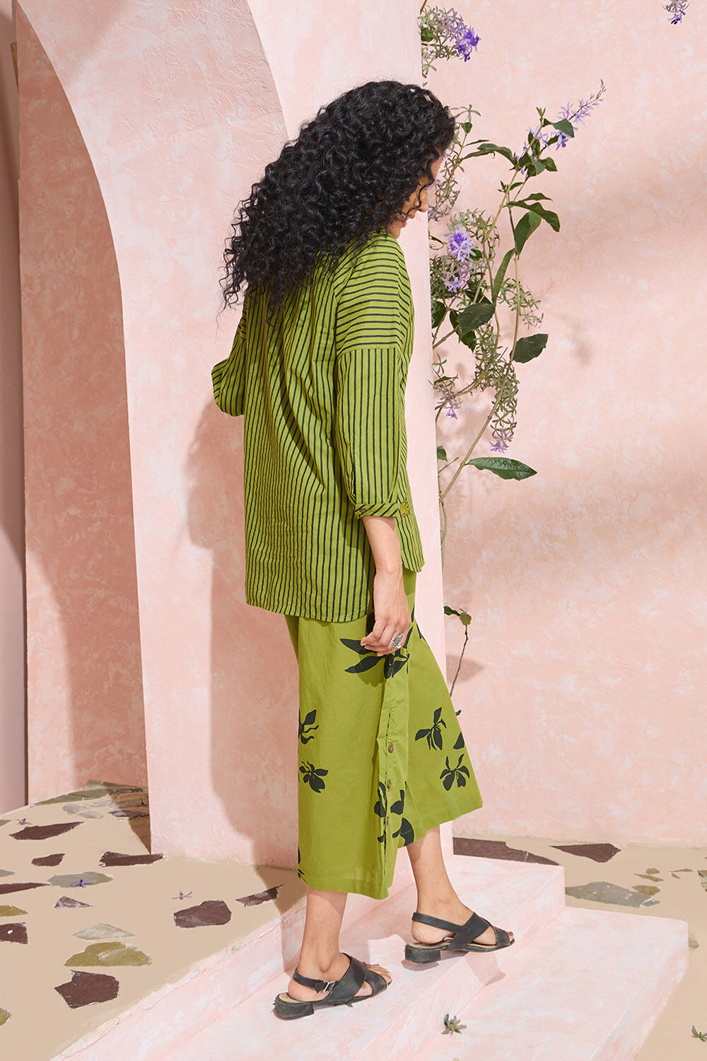 Green Screen Printed Pure Cotton Kurta Set image number null